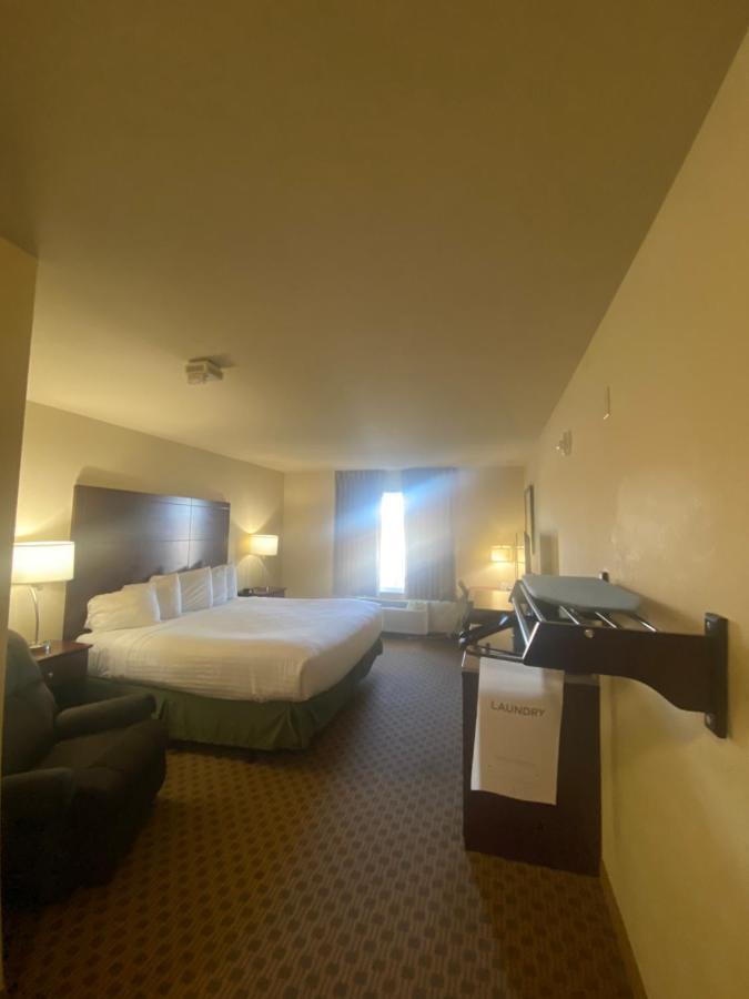 Cobblestone Hotel & Suites - Broken Bow 外观 照片