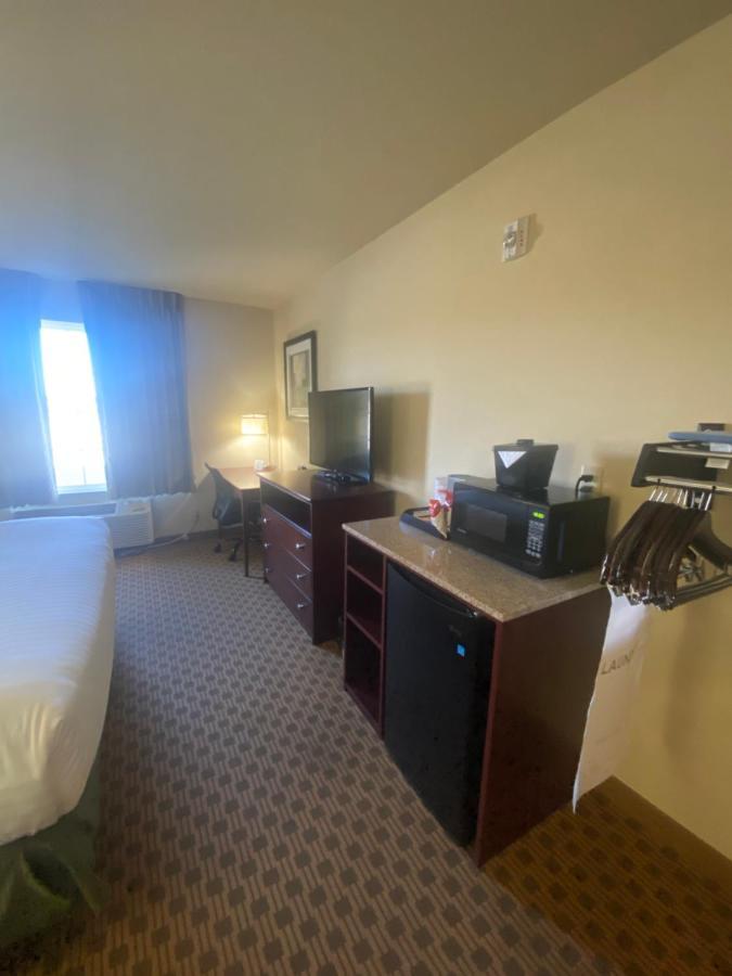 Cobblestone Hotel & Suites - Broken Bow 外观 照片