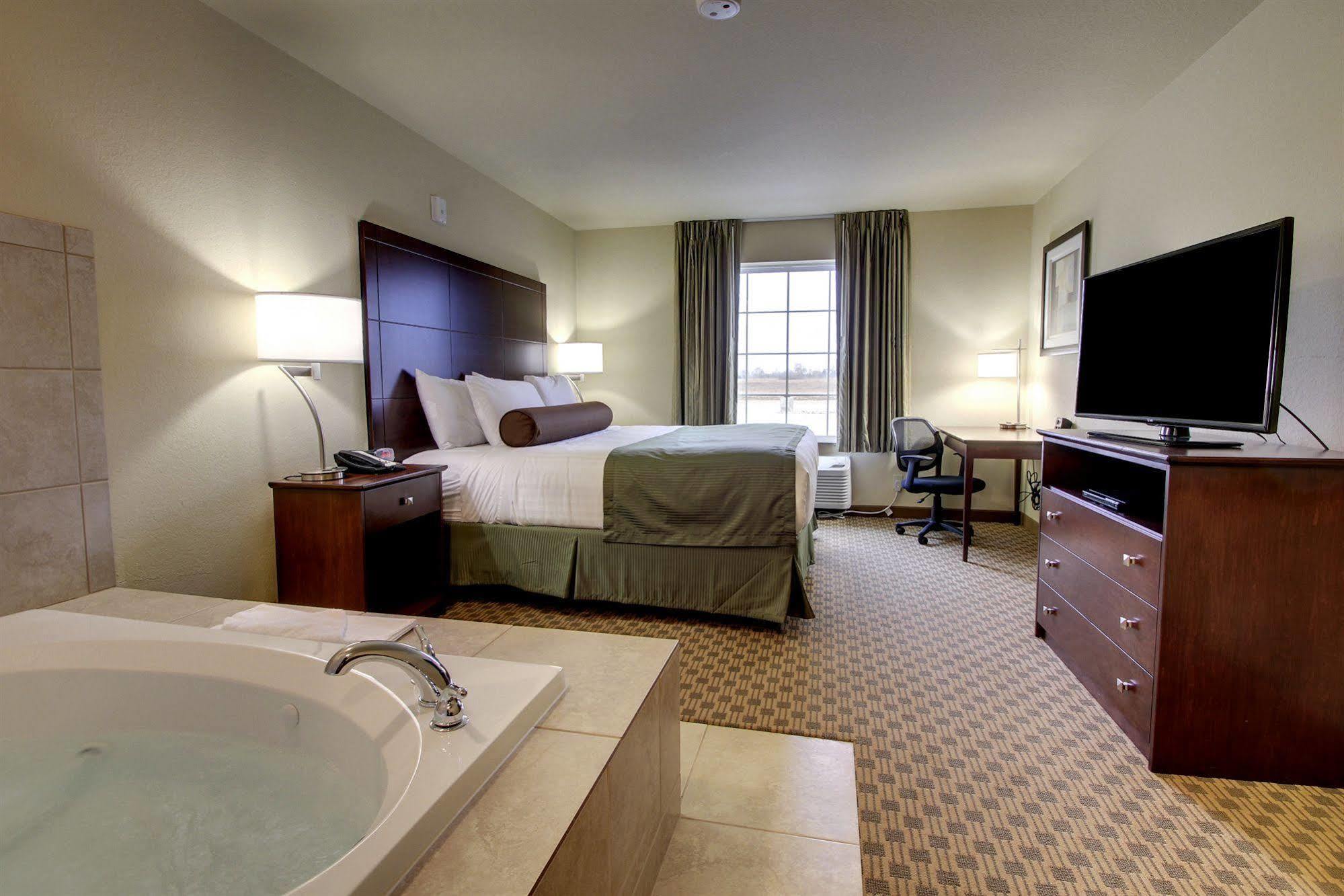Cobblestone Hotel & Suites - Broken Bow 外观 照片