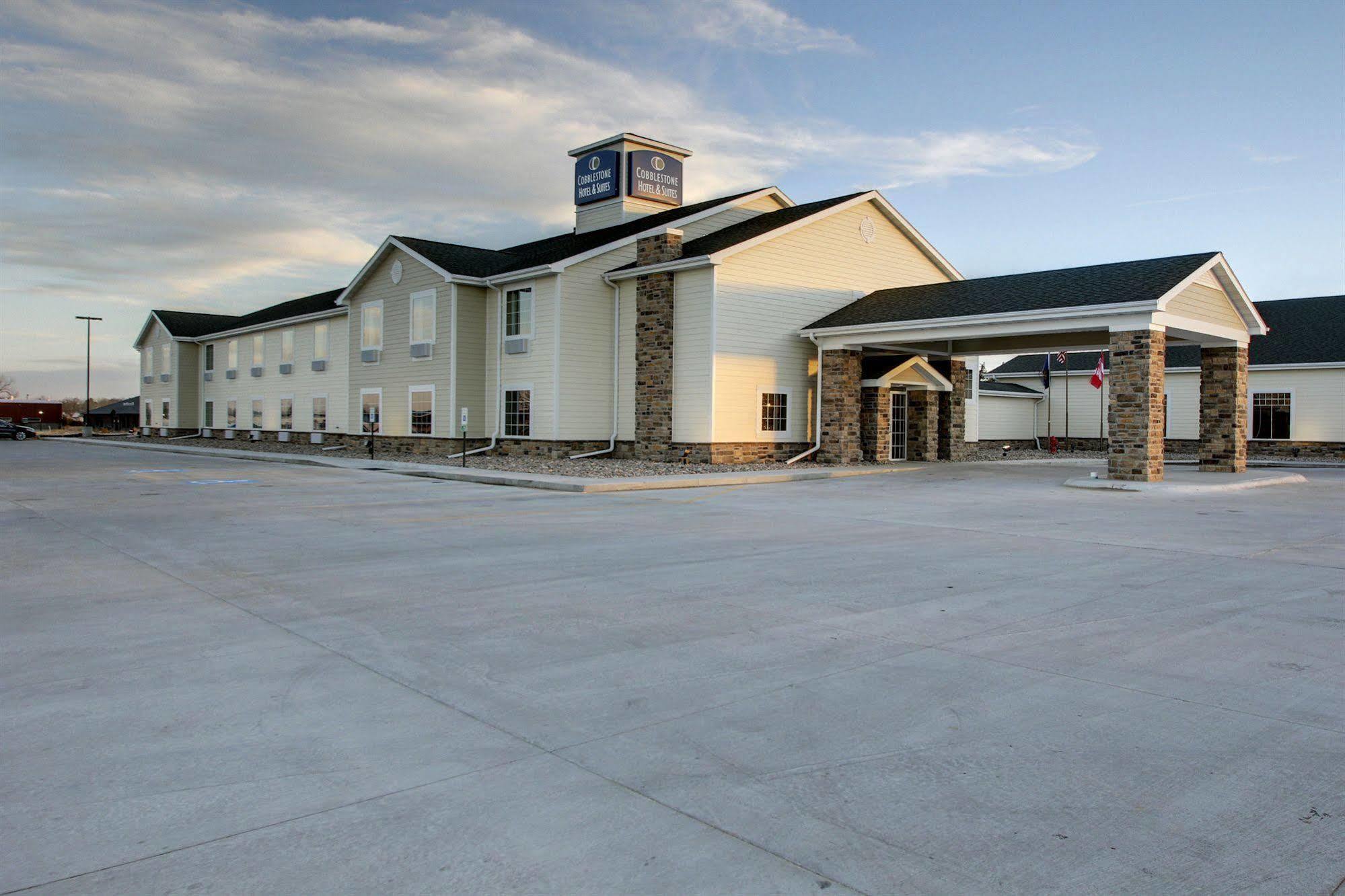 Cobblestone Hotel & Suites - Broken Bow 外观 照片